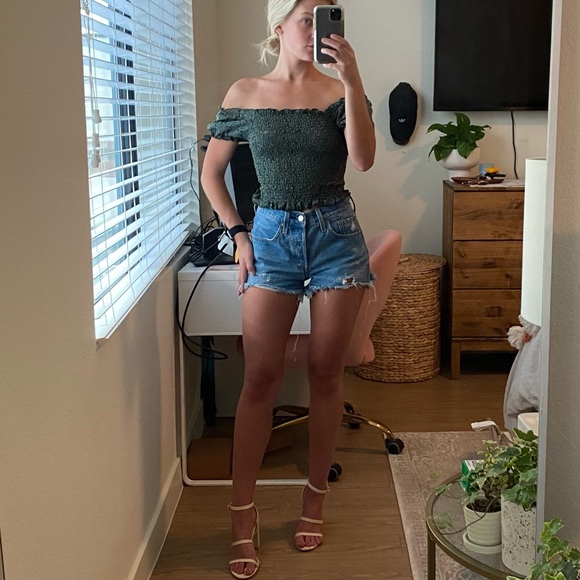 dark green off the shoulder lacey crop top - Picture 2 of 8